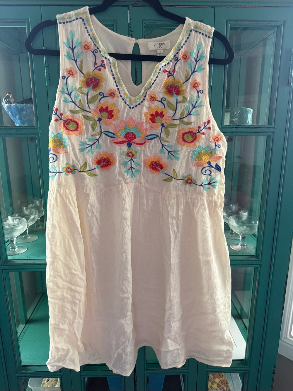 Umgee Embroidered White Dress with Colorful embroidered Accents EUC SMALL